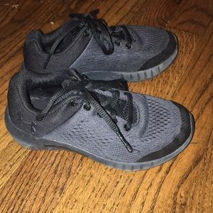 Excellent condition size 12 Under armour shoes